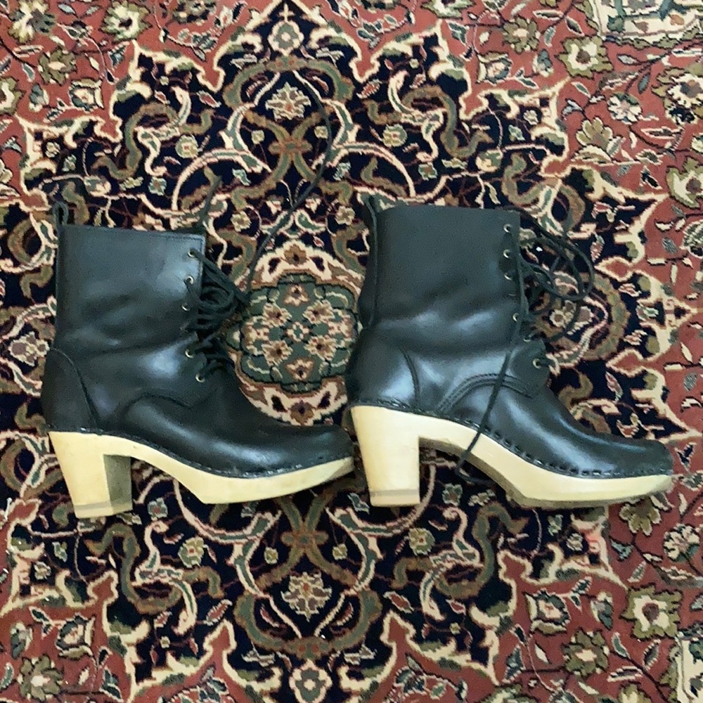 No. 6 lace-up clog boots